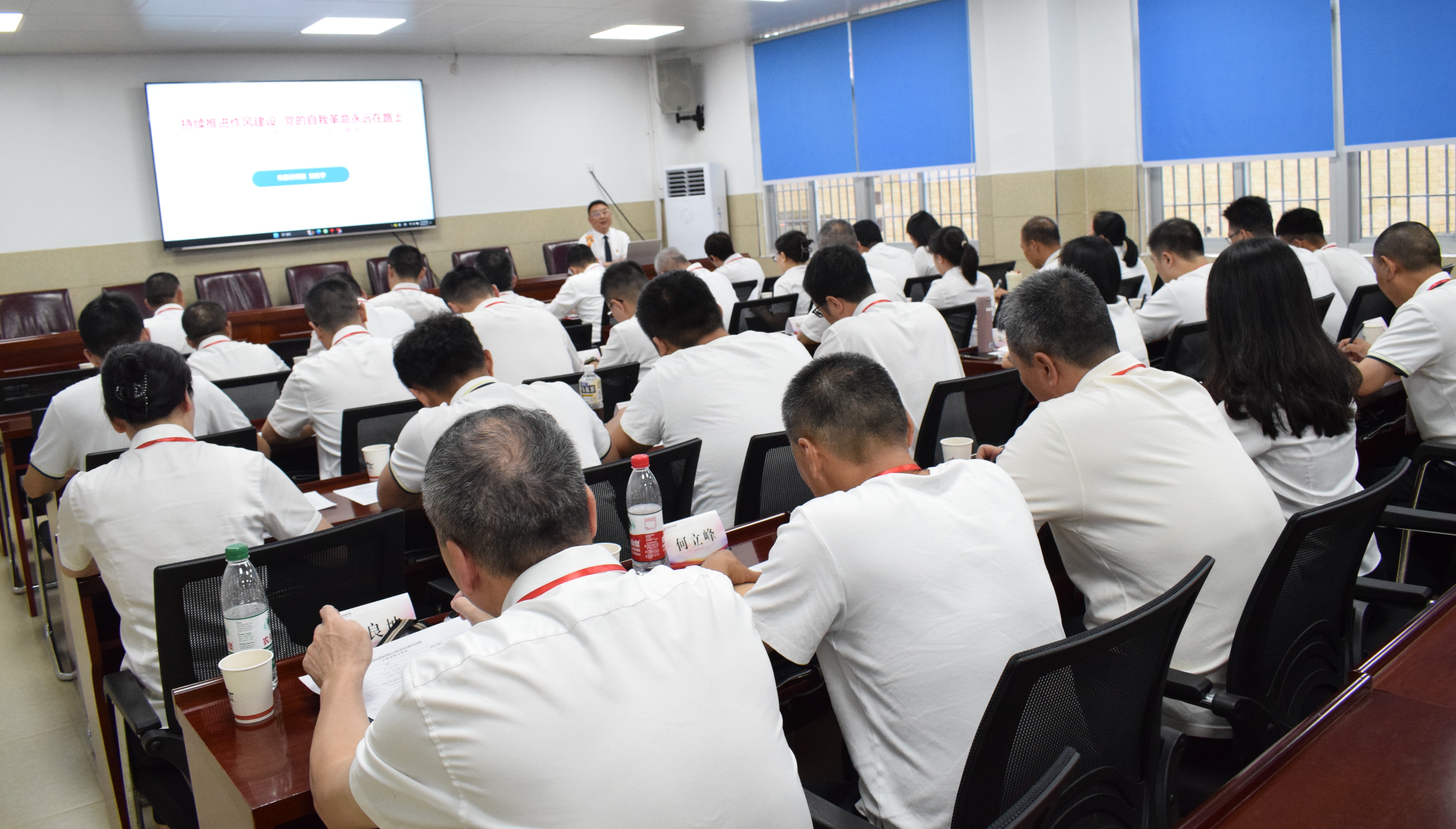 铸魂强基 清风赋能｜厦门标准砂党委赴军营村开展沉浸式党员教育培训