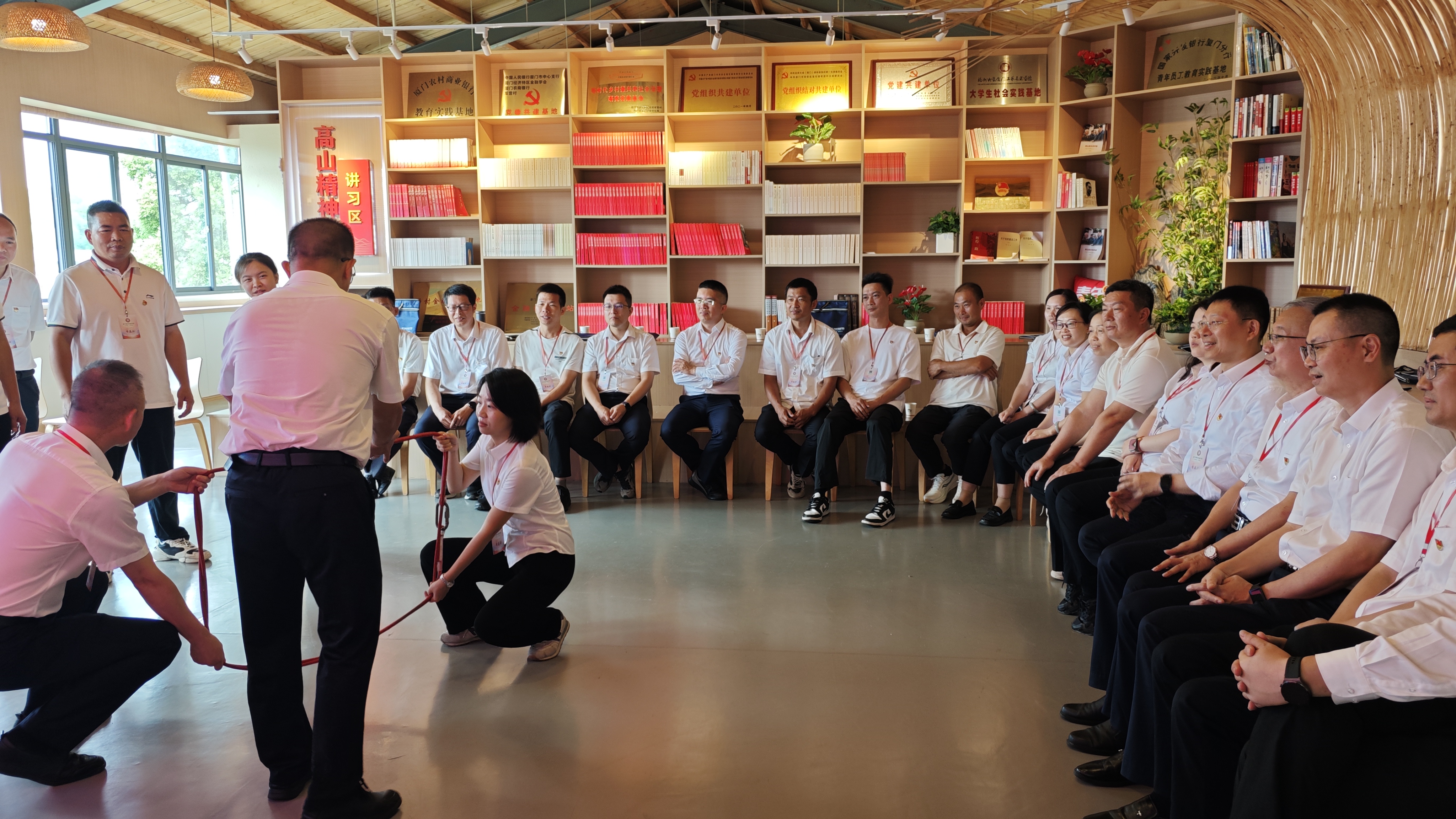 铸魂强基 清风赋能｜厦门标准砂党委赴军营村开展沉浸式党员教育培训