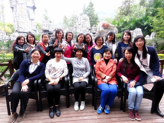 标准砂公司组织女员工“三八”妇女节泡温泉活动